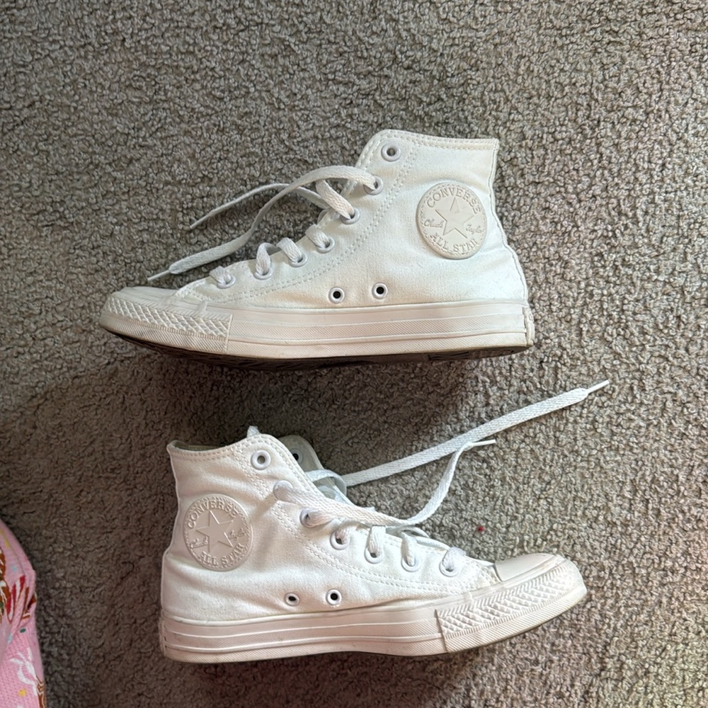 Chuck Taylor All Star Canvas White Monochrome 7.5 women’s